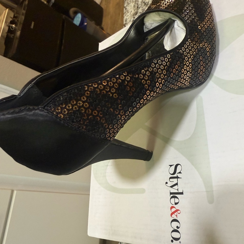 Style & Co. Black and Gold Women's Heels